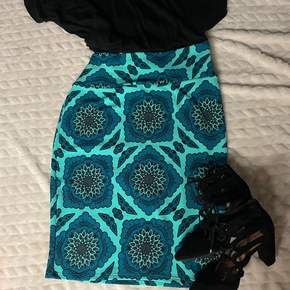Super Cute LuLaroe Skirt, Size M